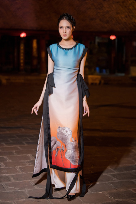 Tái xuất sàn catwalk sau khi sinh con thứ 2, Á hậu Hoàng Anh khoe vóc dáng thon thả ảnh 2