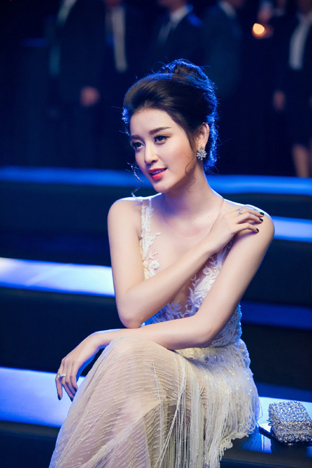 Diện váy xuyên thấu, Á hậu Huyền My khoe vòng một quyến rũ ảnh 5 Diện váy xuyên thấu, Á hậu Huyền My khoe vòng một quyến rũ ảnh 5