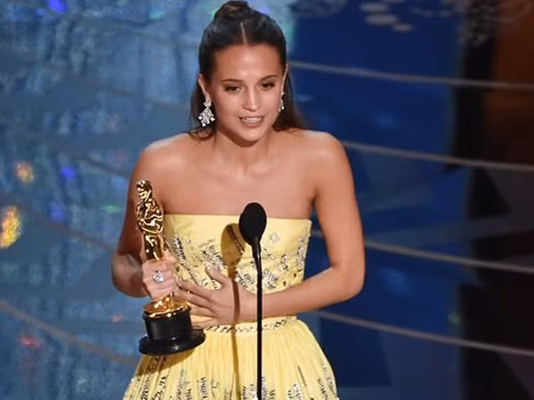 Alicia Vikander: Nữ diễn viên phụ trở thành cái tên sáng giá ảnh 2