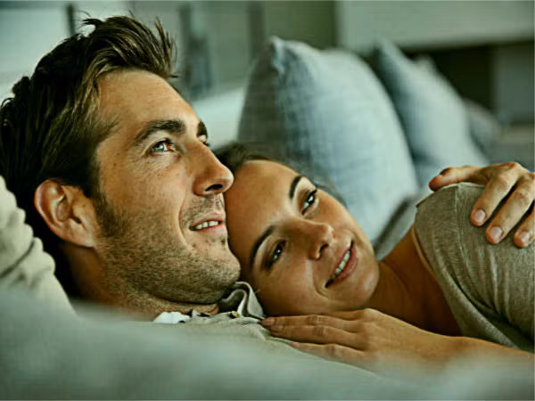 Vì sao phụ nữ thích được ôm ấp? ảnh 1