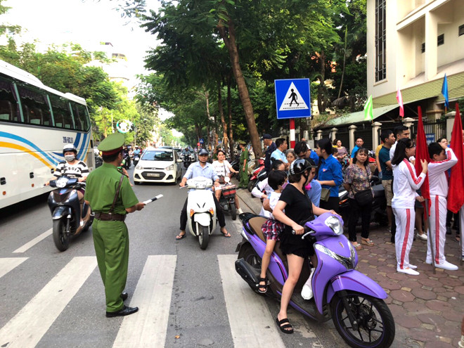 Đảm bảo an ninh trật tự, an toàn giao thông trong ngày lễ khai giảng năm học mới ảnh 6