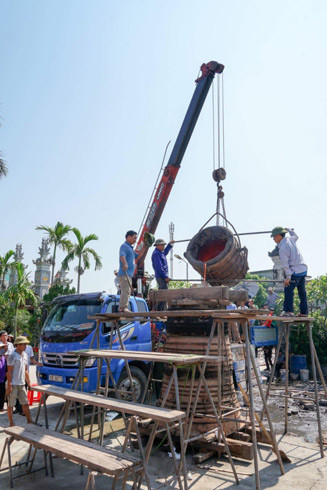 Những bí quyết giữ kín suốt 200 năm ở ngôi làng "đúc tiếng sấm" ảnh 2