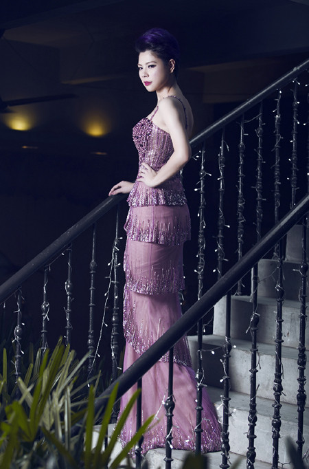 Thanh Thảo diện đầm kiêu sa khoe vòng 1 gợi cảm ảnh 2