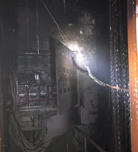 Cháy chung cư cao tầng lúc rạng sáng, hàng trăm người hoảng loạn ảnh 1