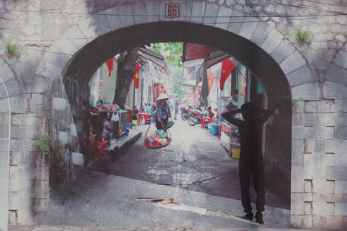 Vẽ bích họa trên phố Phùng Hưng: Nghệ thuật nhưng đừng quá hàn lâm ảnh 4 Vẽ bích họa trên phố Phùng Hưng: Nghệ thuật nhưng đừng quá hàn lâm ảnh 4