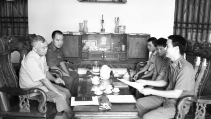 Người chiến sĩ áo xanh "kéo" xã đảo về với đất liền (2) ảnh 2