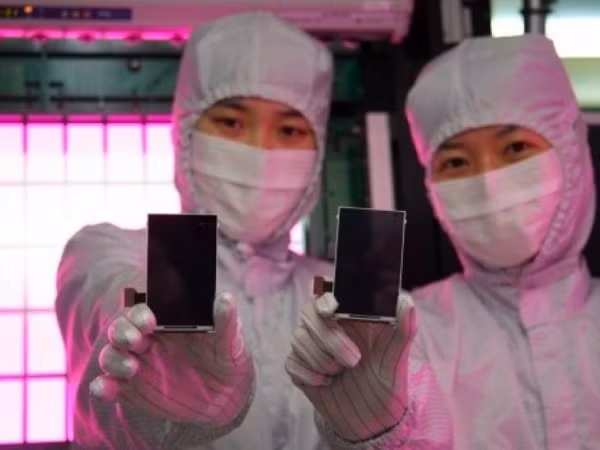 Apple sử dụng màn hình OLED của Samsung từ năm 2017 ảnh 1