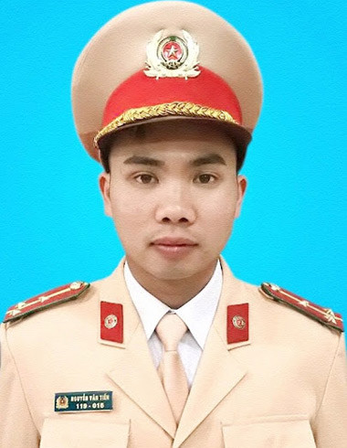 Trên tuyến đầu xung kích vì cuộc sống bình yên, vì nhân dân phục vụ ảnh 9 Trên tuyến đầu xung kích vì cuộc sống bình yên, vì nhân dân phục vụ ảnh 9