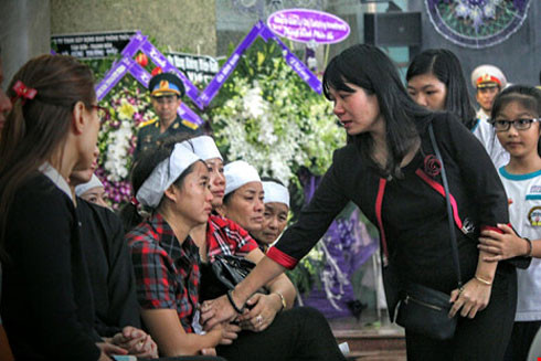 Lễ truy điệu 3 phi công tử nạn trong vụ rơi máy bay ở Vũng Tàu ảnh 18 Lễ truy điệu 3 phi công tử nạn trong vụ rơi máy bay ở Vũng Tàu ảnh 18