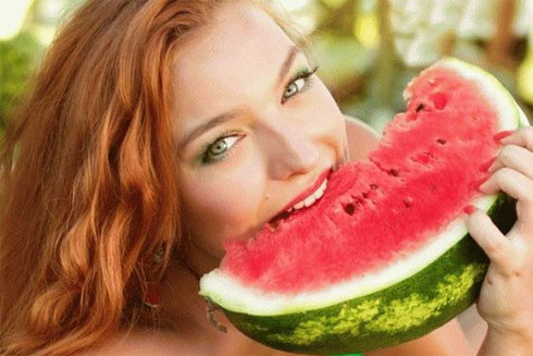 Ăn dưa hấu chớ nên bỏ hạt ảnh 1