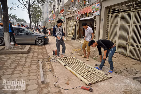 Khẩn trương ổn định cuộc sống người dân sau vụ nổ ở khu đô thị Văn Phú, Hà Nội ảnh 2