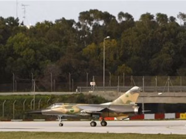 LNA thực hiện 18 cuộc không kích vào căn cứ do Thổ Nhĩ Kỳ hỗ trợ tại Libya ảnh 1