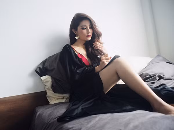 Diễm My 9x tung ảnh gợi cảm mừng sinh nhật ảnh 2