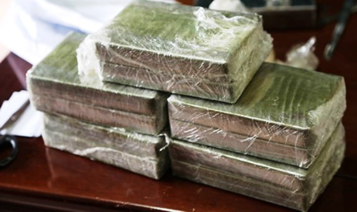 Hai đối tượng vận chuyển 20 bánh heroin sa lưới ảnh 1 Hai đối tượng vận chuyển 20 bánh heroin sa lưới ảnh 1