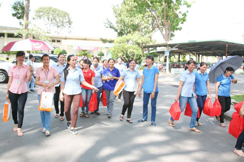 Thưởng Tết vẫn còn hố sâu khoảng cách ảnh 1