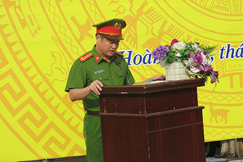 Giải bóng đá CAQ Hoàn Kiếm: Khi những chiến sỹ tranh tài trên sân cỏ ảnh 1