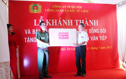 Khánh thành, trao nhà tình nghĩa tặng thân nhân liệt sỹ CAND ảnh 2