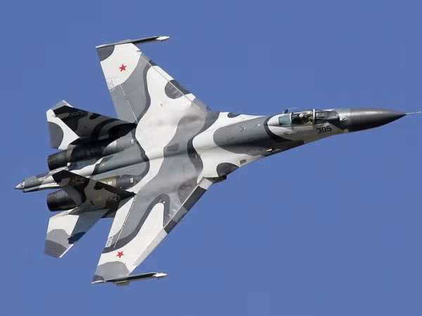 Những giả thuyết về nguyên nhân khiến Su-27 Nga rơi ảnh 1