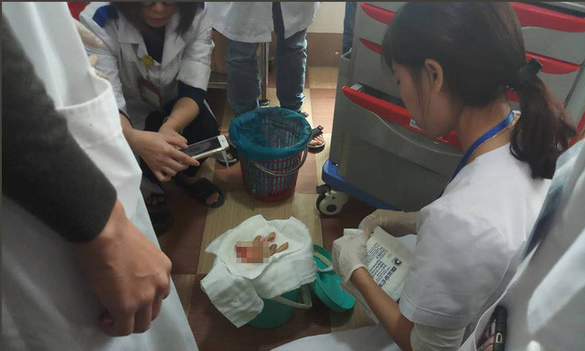 Bị nhắc nhở, người chạy "xe ôm" chém lìa tay ông chủ cửa hàng bán đồ ăn sáng ảnh 1