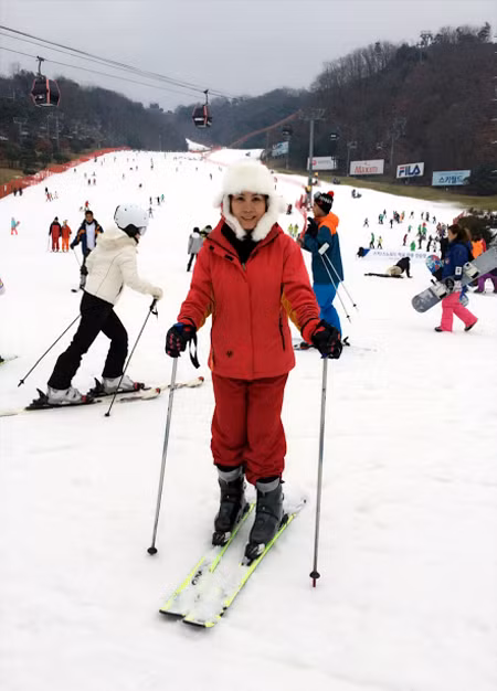 Nữ hoàng doanh nhân Kim Chi đón Giáng sinh sớm ở Hàn Quốc ảnh 1