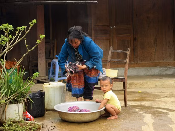 Ánh mắt con trẻ trong veo giữa miền sơn cước Hang Kia ảnh 2