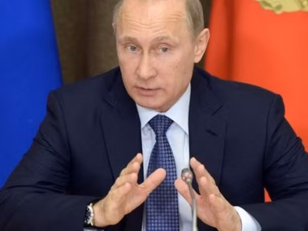 Ông Putin ký dự luật “bóp nghẹt cuộc sống” của các NGO ảnh 1