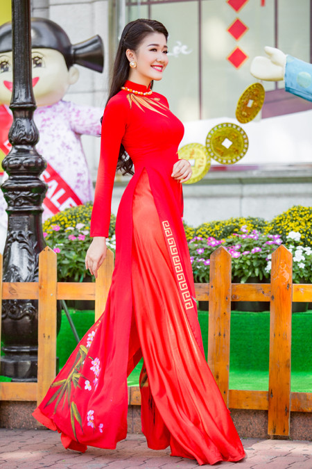 Á khôi "Người đẹp xứ Dừa" Xuân An e ấp áo dài dạo phố xuân ảnh 5 Á khôi "Người đẹp xứ Dừa" Xuân An e ấp áo dài dạo phố xuân ảnh 5