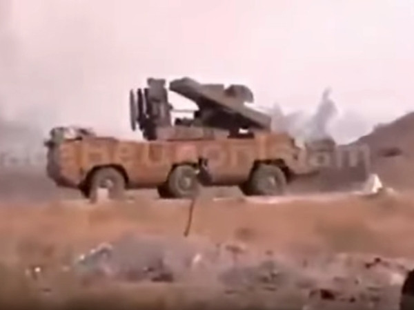 Phiến quân dùng bệ phóng tên lửa OSA tấn công máy bay quân đội Syria ảnh 1 Phiến quân dùng bệ phóng tên lửa OSA tấn công máy bay quân đội Syria ảnh 1
