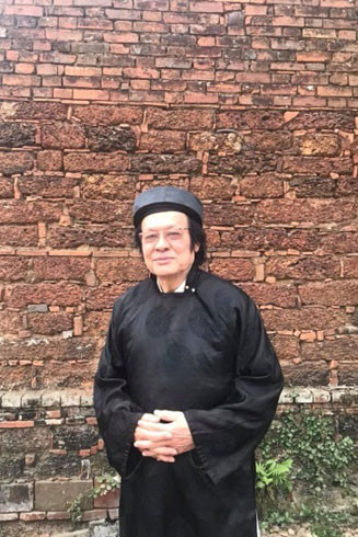 Khi nhà văn vác "cưa" đi "tán" ảnh 2