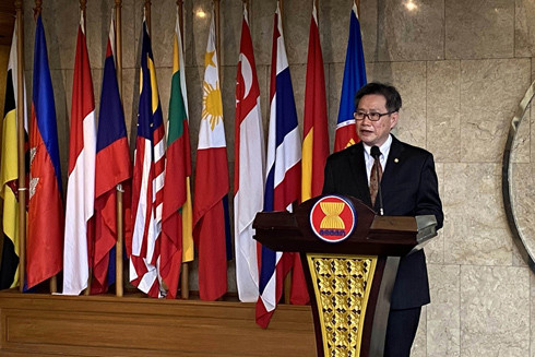 Việt Nam thể hiện tầm lãnh đạo mạnh mẽ dẫn dắt ASEAN trước đại dịch Covid-19 ảnh 1