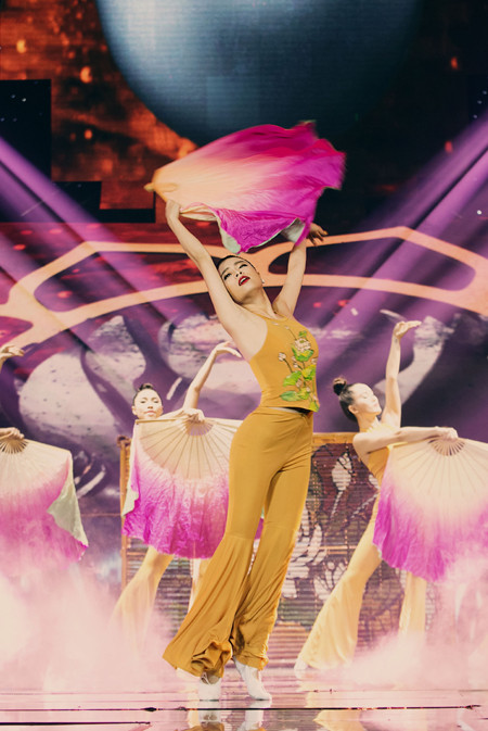 Hoàng Thuỳ Linh táo bạo trong đêm thi The Remix chủ đề World Music ảnh 4