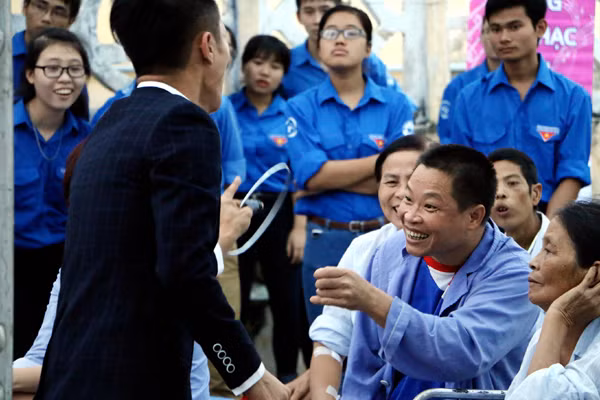 Quán quân Sao Mai 2015 Thu Hằng: Nụ cười của khán giả là cát-xê lớn nhất ảnh 10