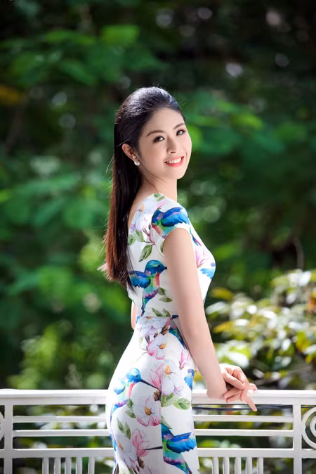"Mát mắt" với hình ảnh MC - Hoa hậu Ngọc Hân ảnh 4