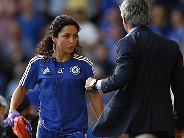 Thất vọng với cách hành xử của HLV Mourinho ảnh 1