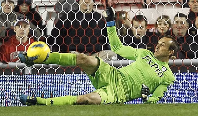11 thủ môn xuất sắc nhất lịch sử Premier League ảnh 9