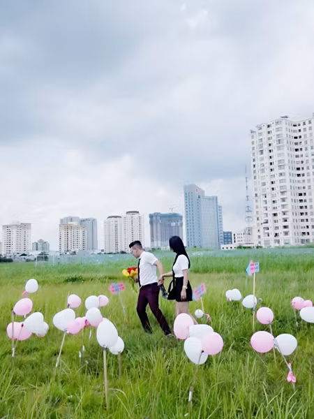 Ca sĩ Anh Trường hạnh phúc bên "bà ngoại hot girl" Hương Bella ảnh 4 Ca sĩ Anh Trường hạnh phúc bên "bà ngoại hot girl" Hương Bella ảnh 4