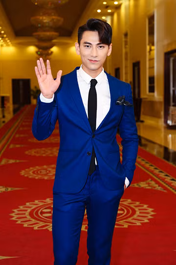 Văn Mai Hương trẻ trung ngồi "ghế nóng" cùng Issac, Bích Phương ảnh 8