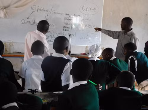 Chân dung "thầy giáo làng" ở Kenya - người xuất sắc giành giải "Giáo viên toàn cầu" 2019 ảnh 2