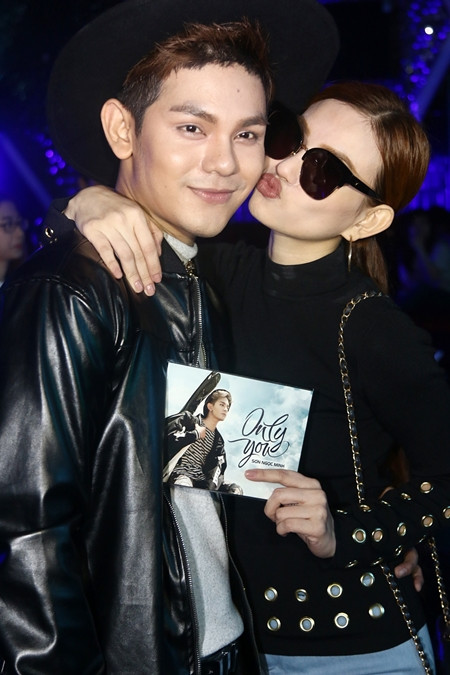 Sao Việt hội ngộ chúc mừng Sơn Ngọc Minh ra mắt album ảnh 2