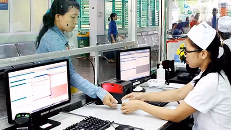 Mức hưởng chế độ ốm đau được tính trên tiền lương tháng? ảnh 1