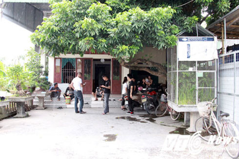 Kinh hoàng nhóm đối tượng côn đồ mang vũ khí "nóng" tấn công nhà dân ảnh 1