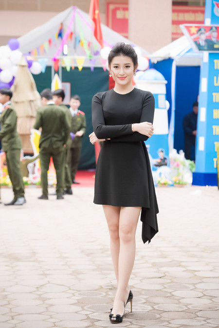 Á hậu Huyền My giản dị nhưng đầy quyến rũ trên "ghế nóng" ảnh 6