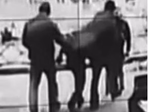 Bí mật khủng khiếp trong căn hộ số 96 của một cựu quân nhân ảnh 2