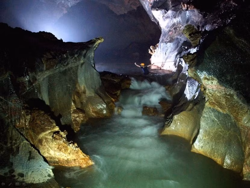 2 hang động đẹp ngỡ ngàng của Việt Nam lọt top 10 kỳ quan Đông Nam Á ảnh 2