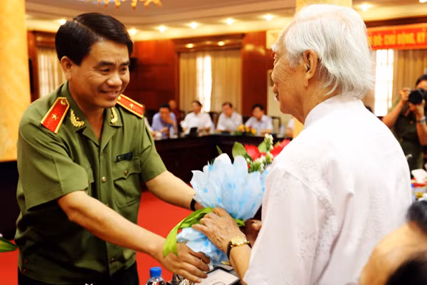 Chân tình buổi gặp mặt thân mật giữa CATP Hà Nội với lãnh đạo các cơ quan báo chí ảnh 1