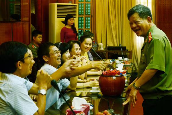 Chân tình buổi gặp mặt thân mật giữa CATP Hà Nội với lãnh đạo các cơ quan báo chí ảnh 11