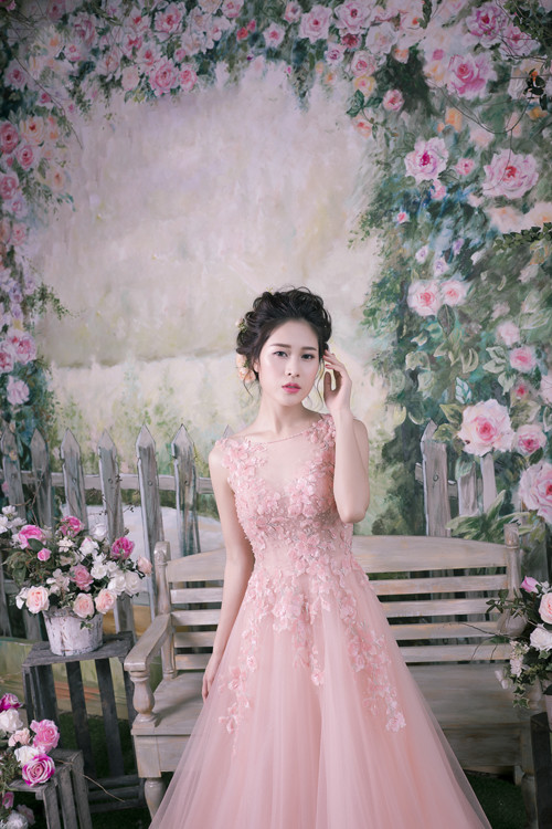 Ngắm vẻ gợi cảm của diễn viên, người mẫu Trần Cẩm Nhung ảnh 6 Ngắm vẻ gợi cảm của diễn viên, người mẫu Trần Cẩm Nhung ảnh 6