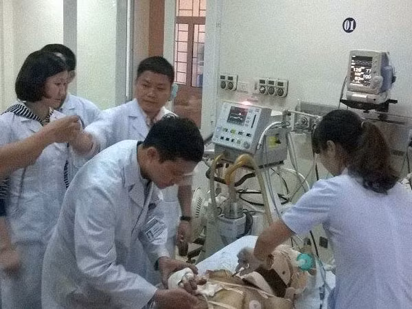 Công an Hà Tĩnh vào cuộc điều tra nguyên nhân vụ sập giàn giáo ở Formosa ảnh 5