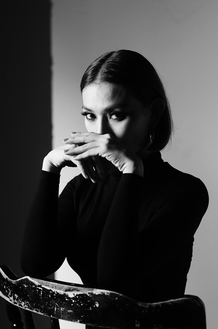 Thu Thủy khoe thân hình bốc lửa trong MV mới ảnh 4