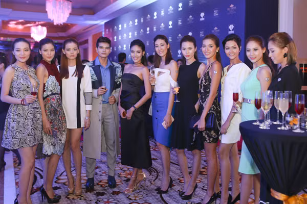 Chàng trai "người sói" và "cô gái Ê Đê" bất ngờ xuất hiện trên sàn diễn thời trang ảnh 8